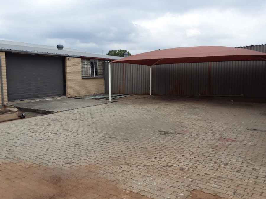 To Let commercial Property for Rent in Oos Einde North West